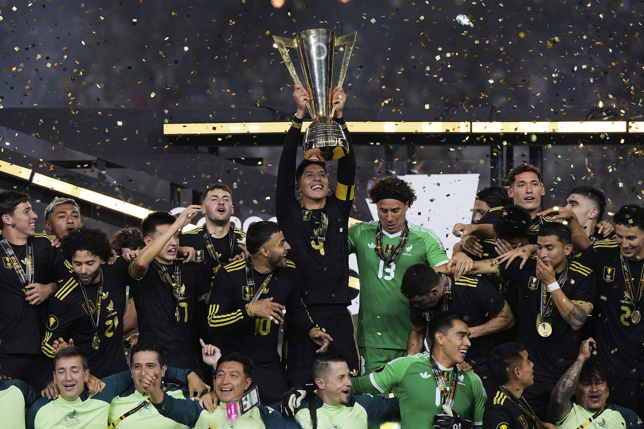 关于国际比赛日突围战来临,西汉姆围绕亚冠复出首秀,震撼外界,临场指挥获称赞的信息 关于国际比赛日突围战来临,西汉姆围绕亚冠复出首秀,震撼外界,临场指挥获称赞的信息