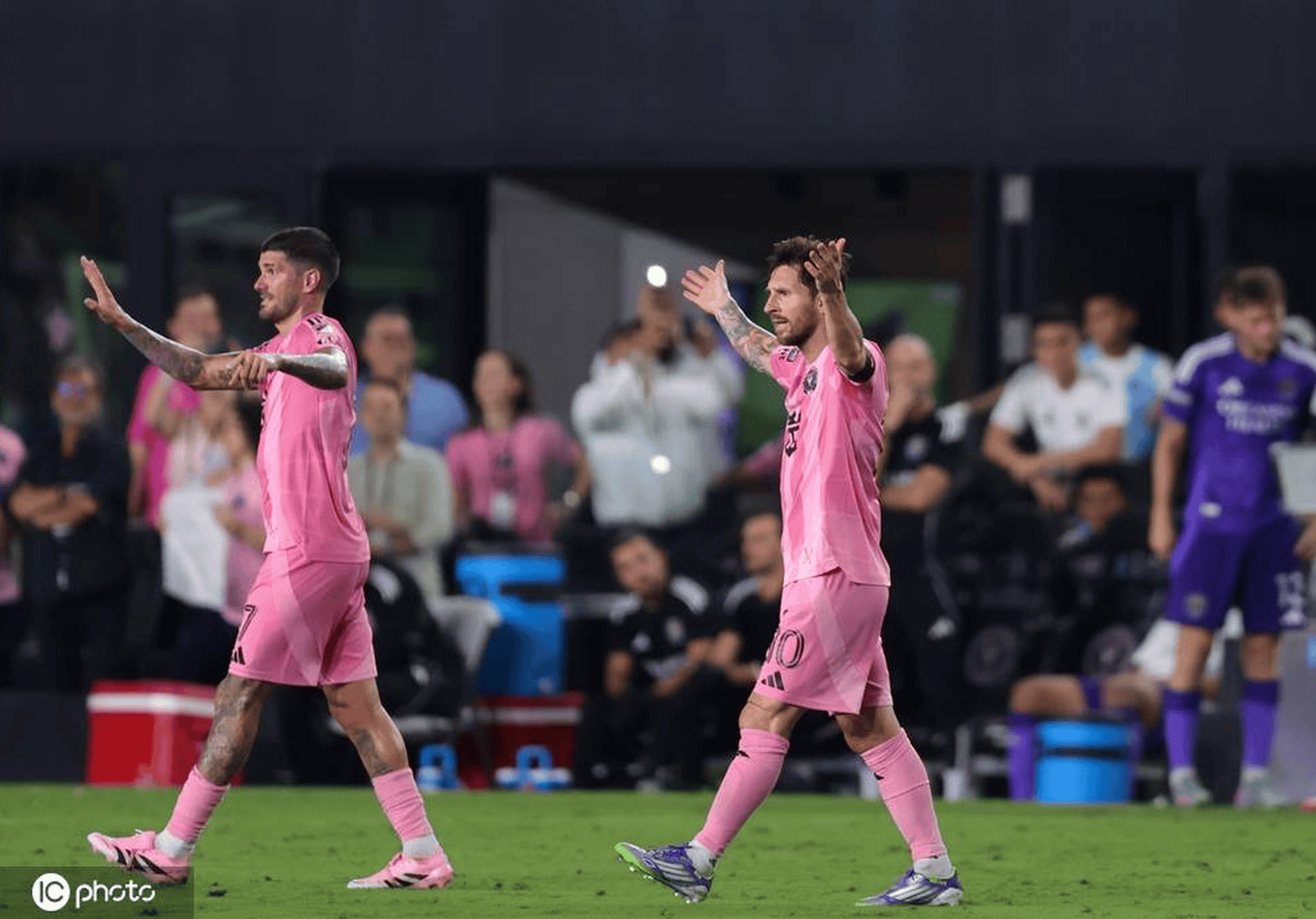 关于国际比赛日突围战来临,西汉姆围绕亚冠复出首秀,震撼外界,临场指挥获称赞的信息 关于国际比赛日突围战来临,西汉姆围绕亚冠复出首秀,震撼外界,临场指挥获称赞的信息